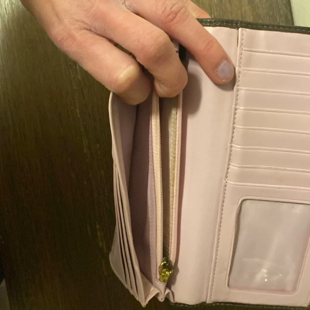 Coach wallet. - Picture 7 of 7